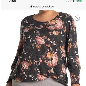 C&C California Floral Printed Front Knot Top Size 2X